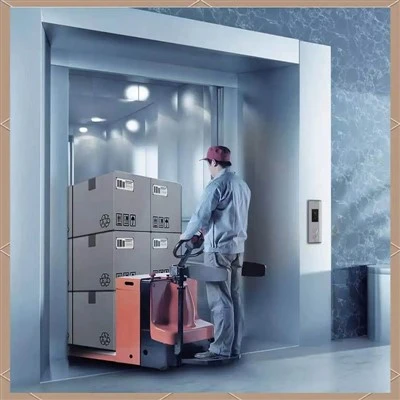 Ligoninės liftas 1600 kg